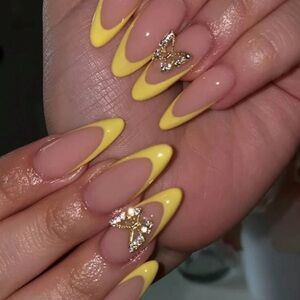 Neutral Nude & Yellow Press-On Nails Set.
